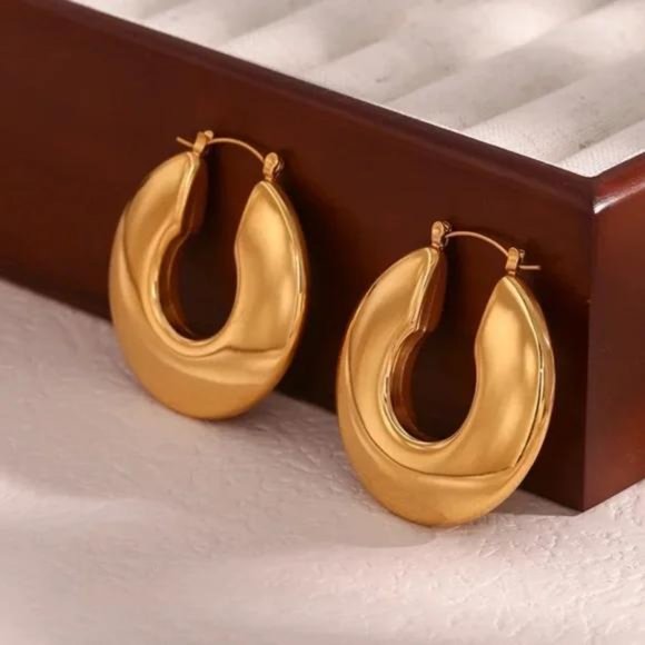 NEW HOLLOW HOOP 18K GOLD EARRINGS - Picture 7 of 7